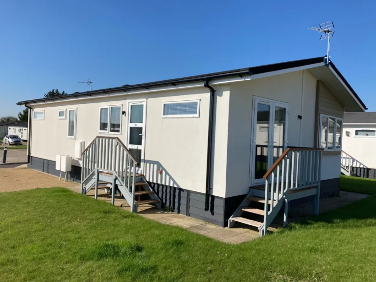 House to Rent in Carterton