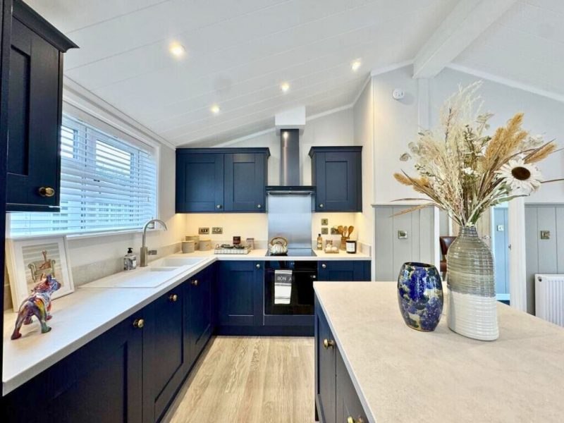 11 THE BEECHES KITCHEN -
