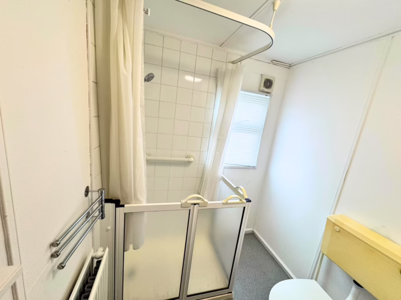 12gg bathroom