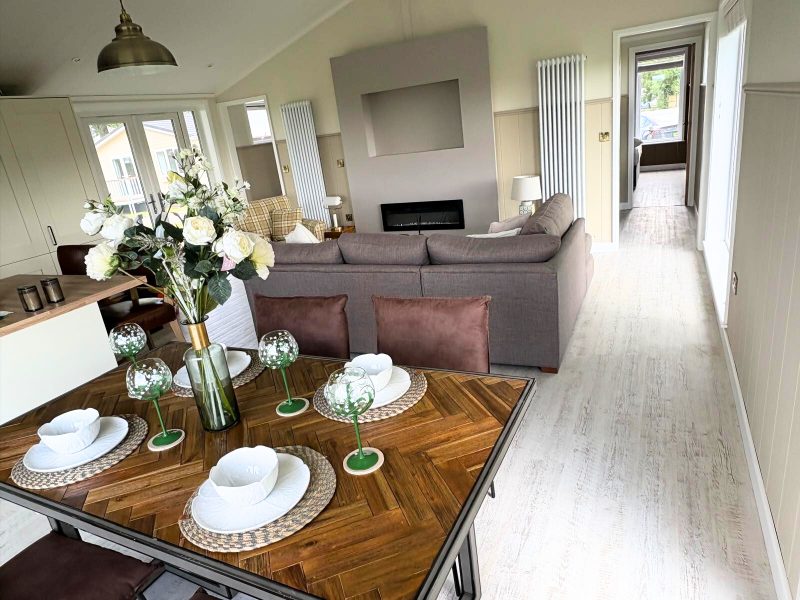 95eaf2fe-cc20-446d-95e9-73aca0ea8d8d (1)