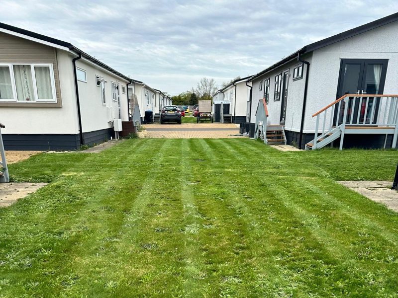 House to Rent in Carterton