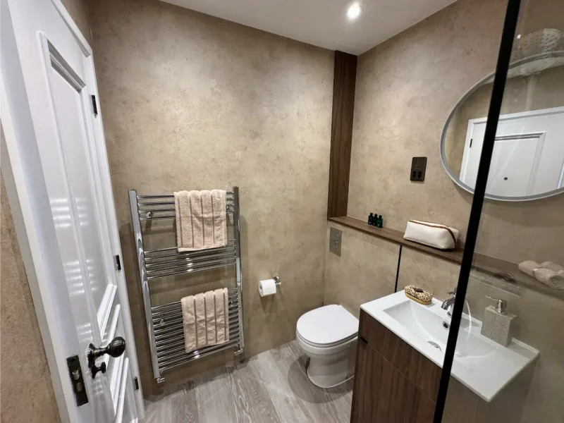 77 Little Meadow Lounge